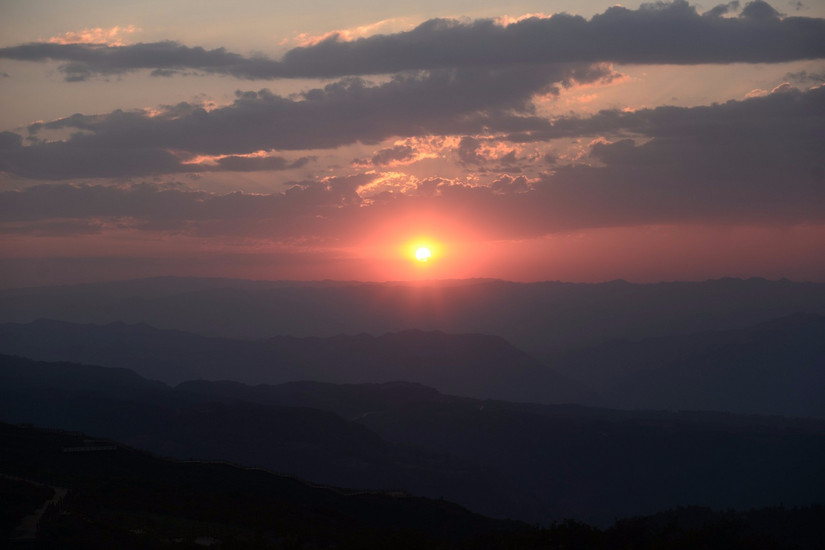 牛棚梁子全部视频,牛棚梁子