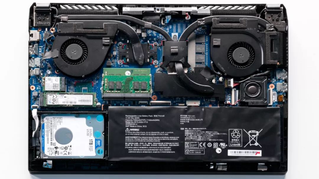 外观好屏幕大轻的游戏本,可以换cpu和显卡的游戏本