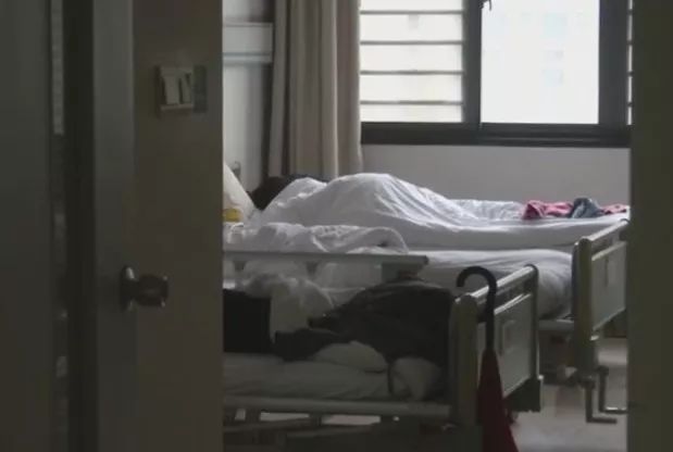 罕见女子2个子宫同时怀孕,罕见孕妇怀上五胞胎