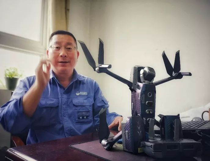 钢铁侠有战甲，灭霸有手套，中化人的劳动神器是？