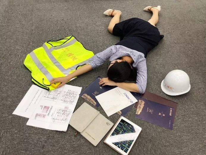 钢铁侠有战甲，灭霸有手套，中化人的劳动神器是？