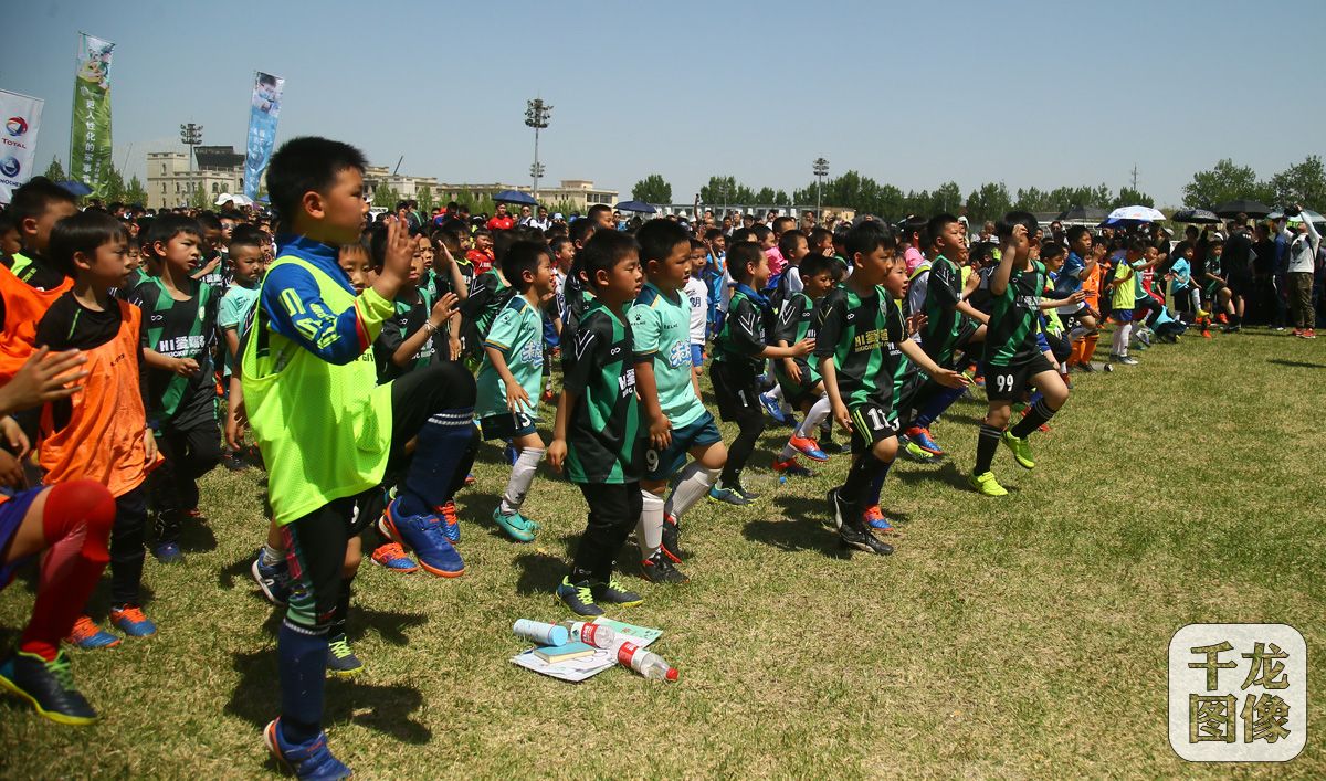 2019北京市级社会足球活动第5届“爱踢客”杯国际足球邀请赛举行