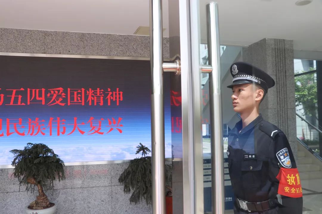 在警察学院的一天,在看守所体验一天生活
