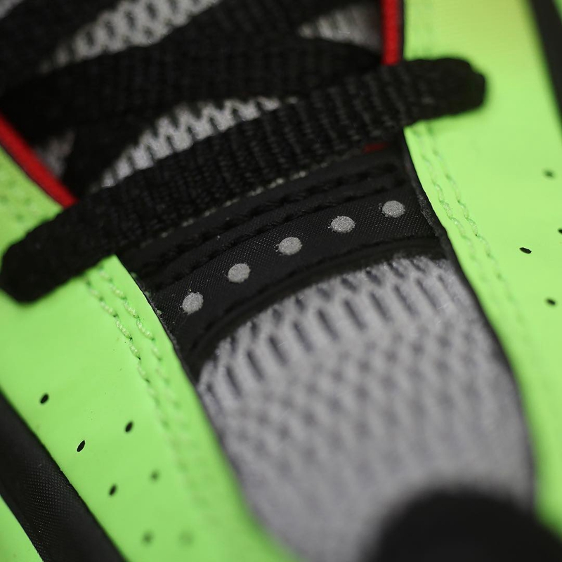 nike鞋面彩色斑点,nike鞋面发光