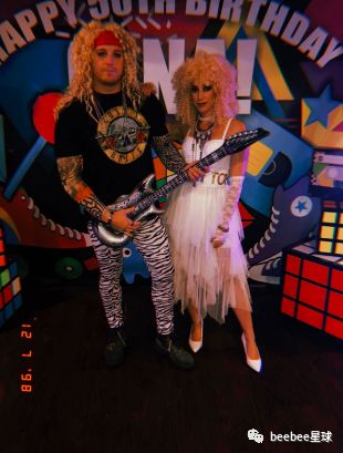 阿里速卖通上的纹身袖套在国外炸了，傻老外的买家秀简直令人入魔