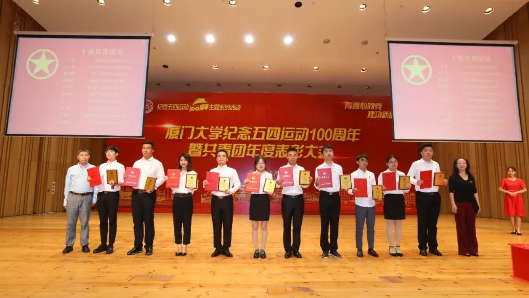 要向学习成绩优秀的同学看齐,向优秀的同学看齐