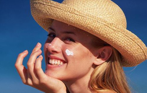 防晒霜让人衰老的成分,防晒霜氧化锌致癌