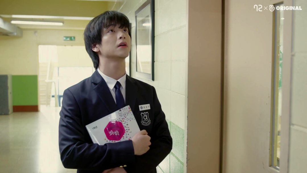 这部沙雕的「羞耻」神剧，就是你中学的日常！太真实了