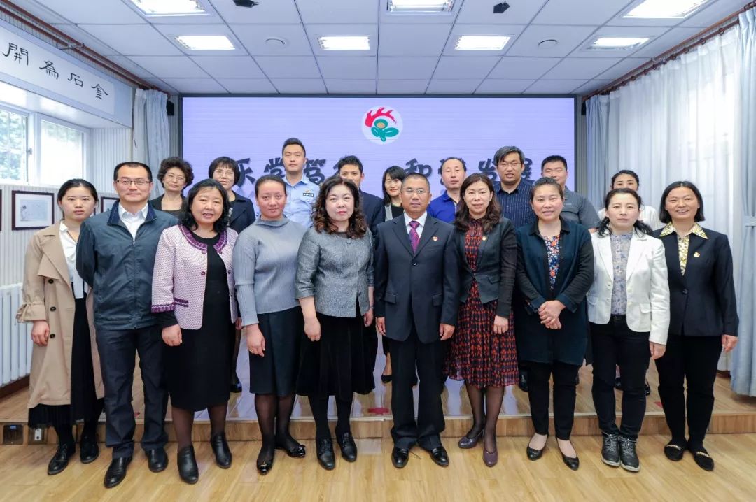 小而精致的校门,小而精校园