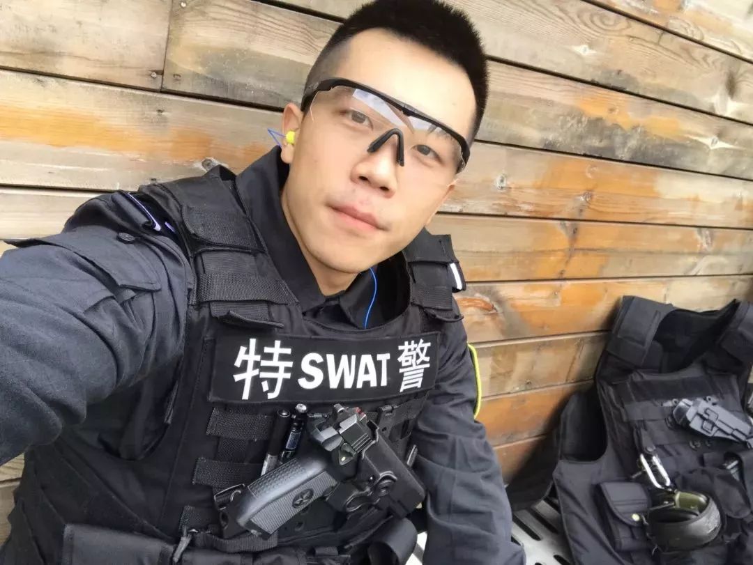 成都特警夜巡,成都特警最新消息