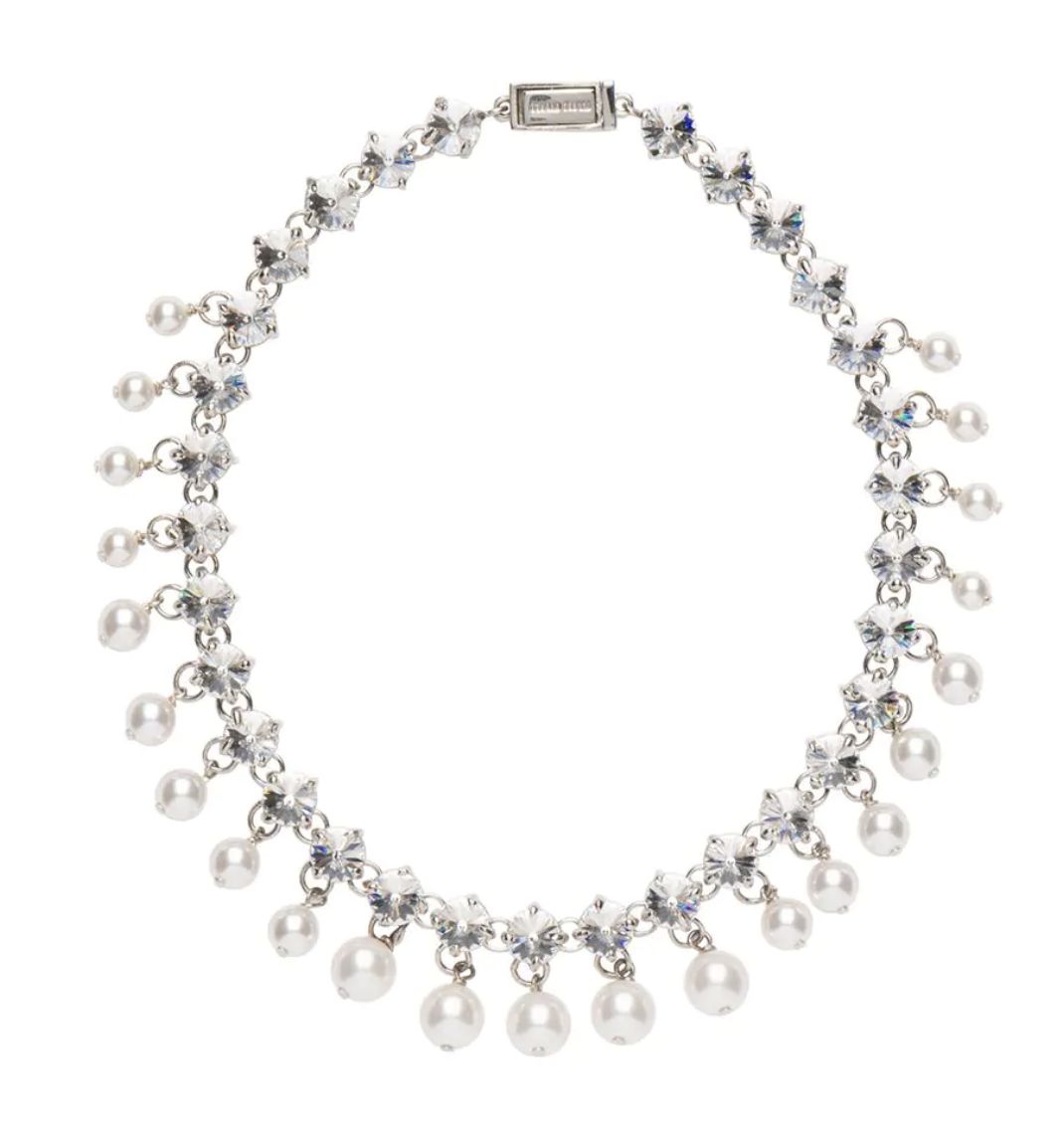 都在看MetGala的群魔乱舞，我却被哈卷的珍珠耳环给吸走！