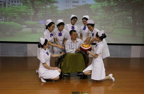 护士节54青年节表彰晚会,护士节表彰暨战疫报告会