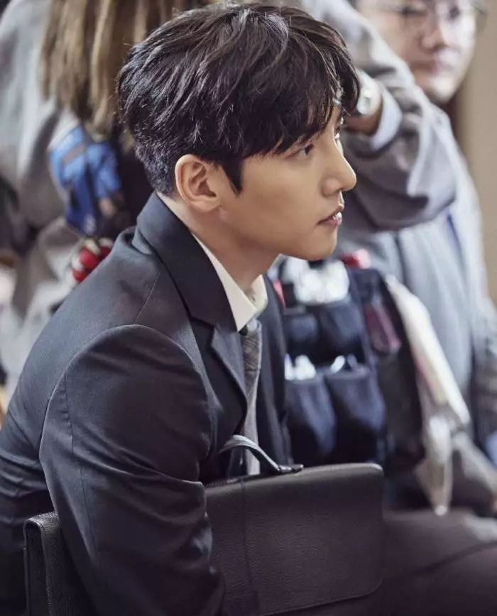 李敏镐李知恩,李敏镐接连合作顶级编剧