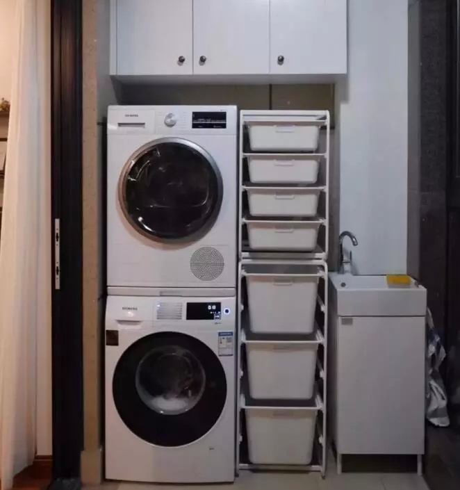 阳台晒衣服顺序,阳台上晒衣服的顺序有什么讲究吗