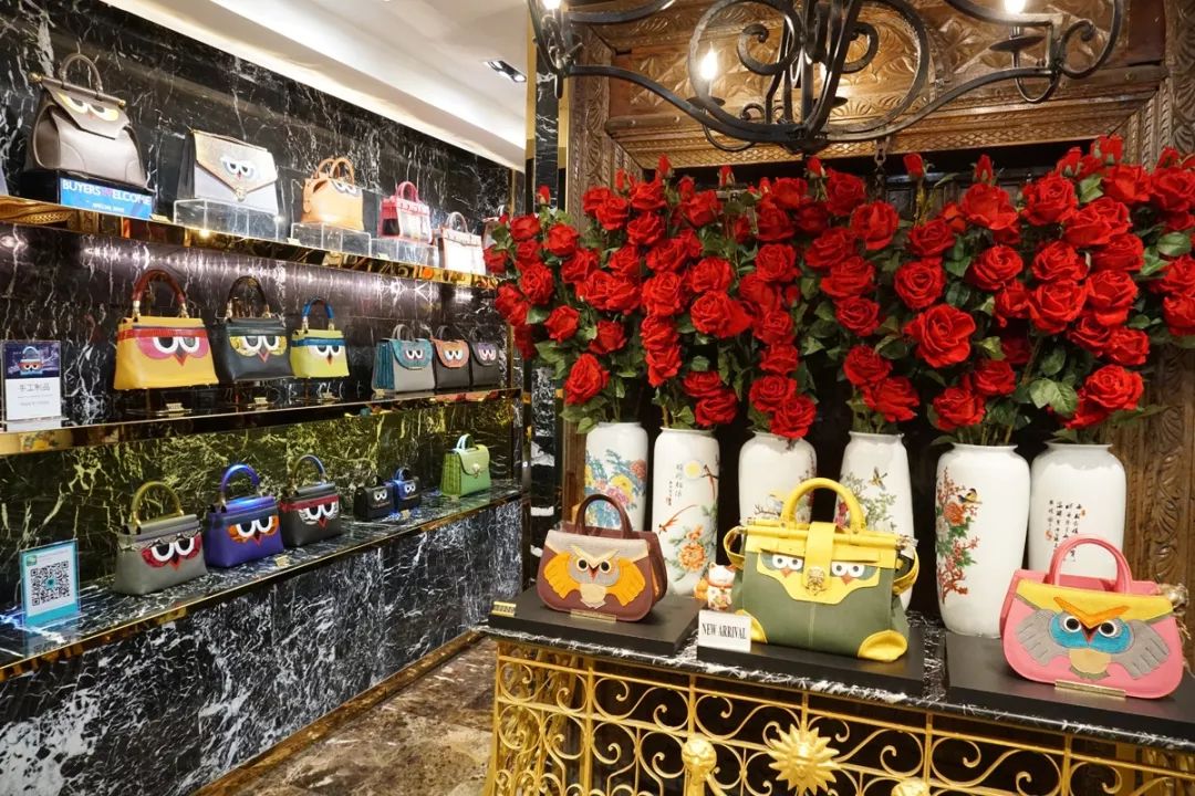 泰国有什么值得买的包,泰国必吃的十大潮牌