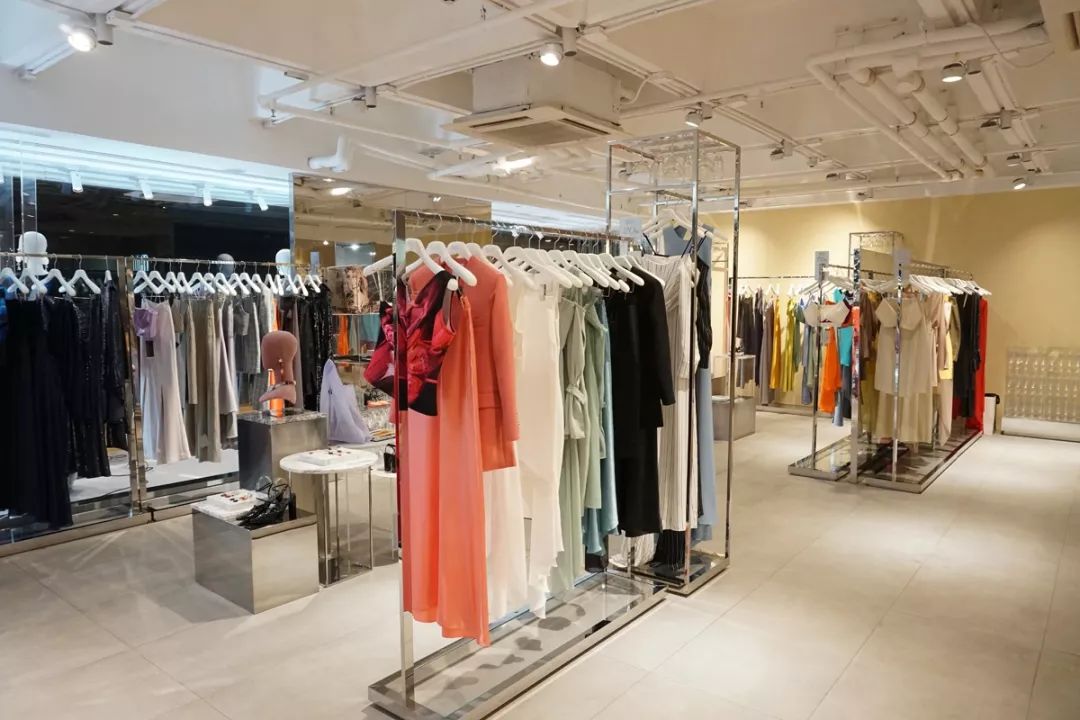 泰国曼谷有哪些值得买的衣服,泰国有哪些潮牌店