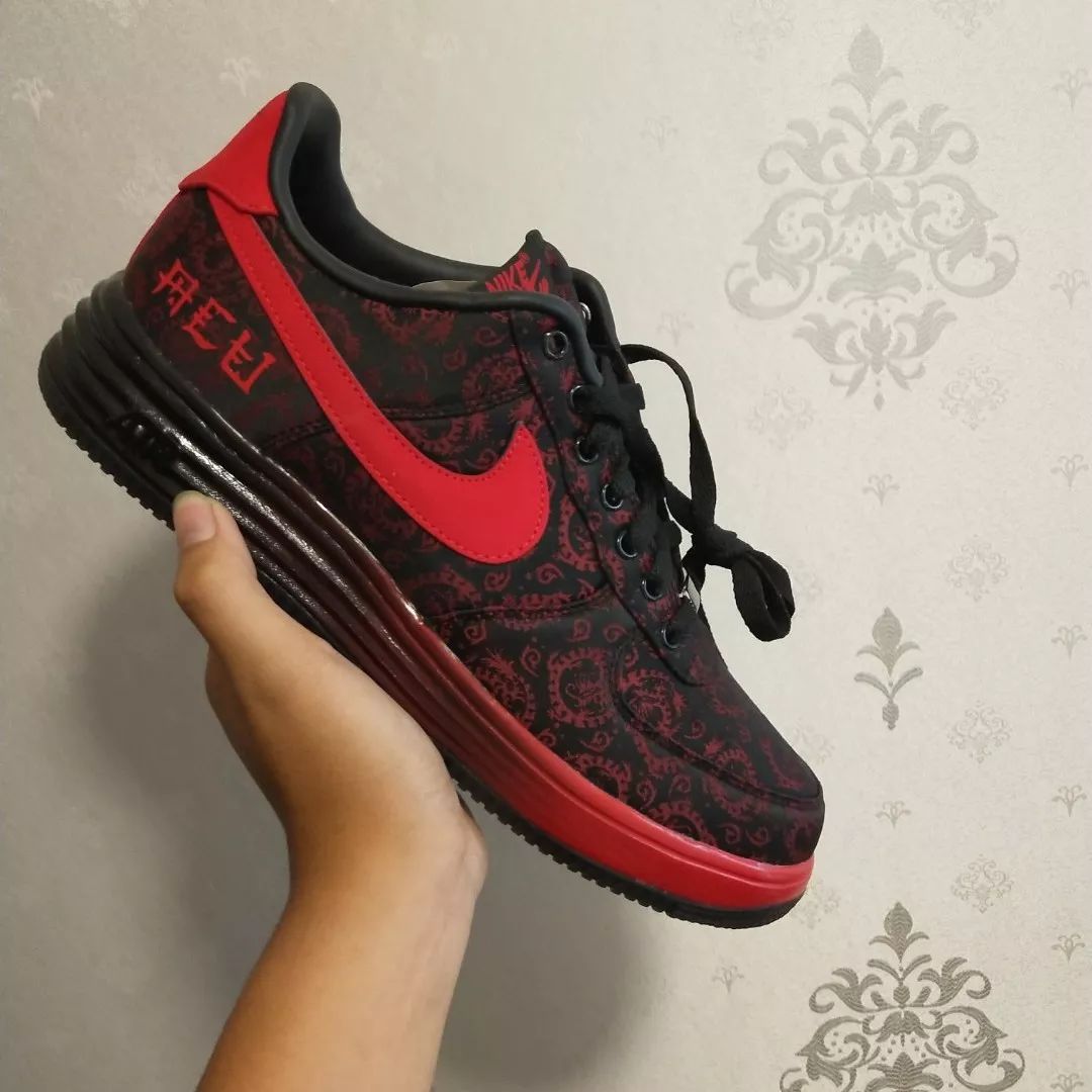 yeezyoffwhite鑱斿悕,offwhite璺焬eezy鑱斿悕浜嗕箞