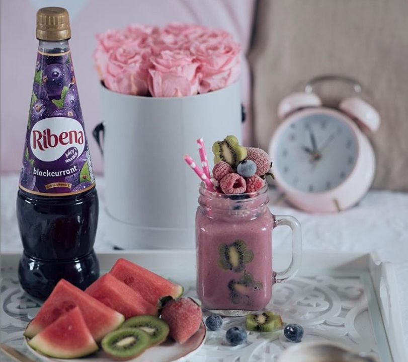 涂口红的女人是不是靠不住,涂口红女生太妖艳了