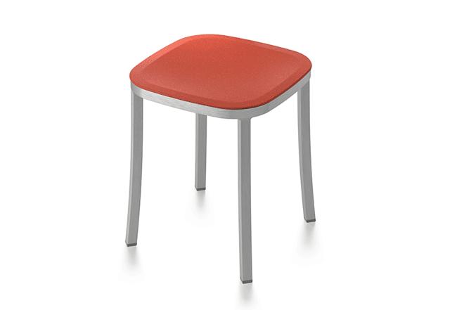 对于他来说：「奖杯」这种东西，还不如「烟灰缸」有用呢！