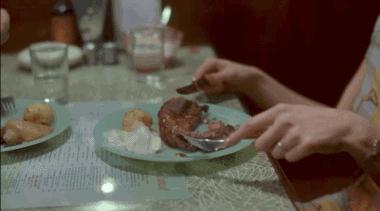 优雅的女人戴名表,名表和包包档次对比