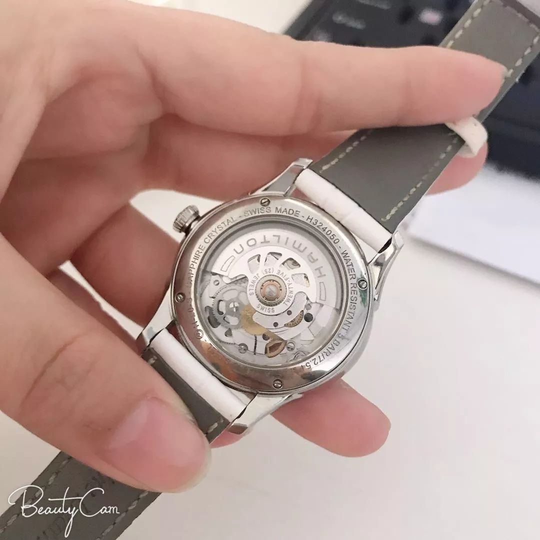 名表和包包档次对比,买个名牌包就要配名表是什么心理