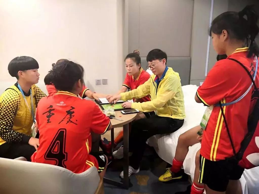 刚刚，她们夺冠了