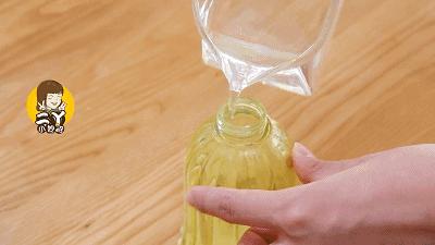 风油精滴在鞋子上擦不掉怎么办,风油精滴到小白鞋上怎么样处理