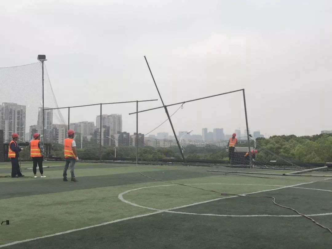 屋顶空中足球场,百信广场空中足球场