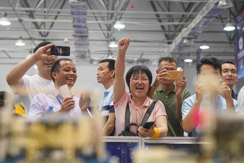 厉害了梧州少年！在广西青少年机器人竞赛上斩获两项冠军