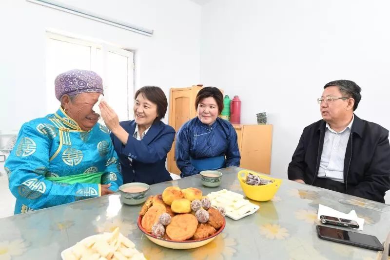 【头条】布小林在锡林郭勒盟调研