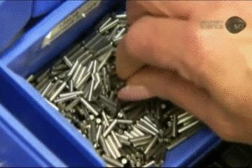 锁怎么一提就锁上呢,锁怎么弄才能从里面反锁不了