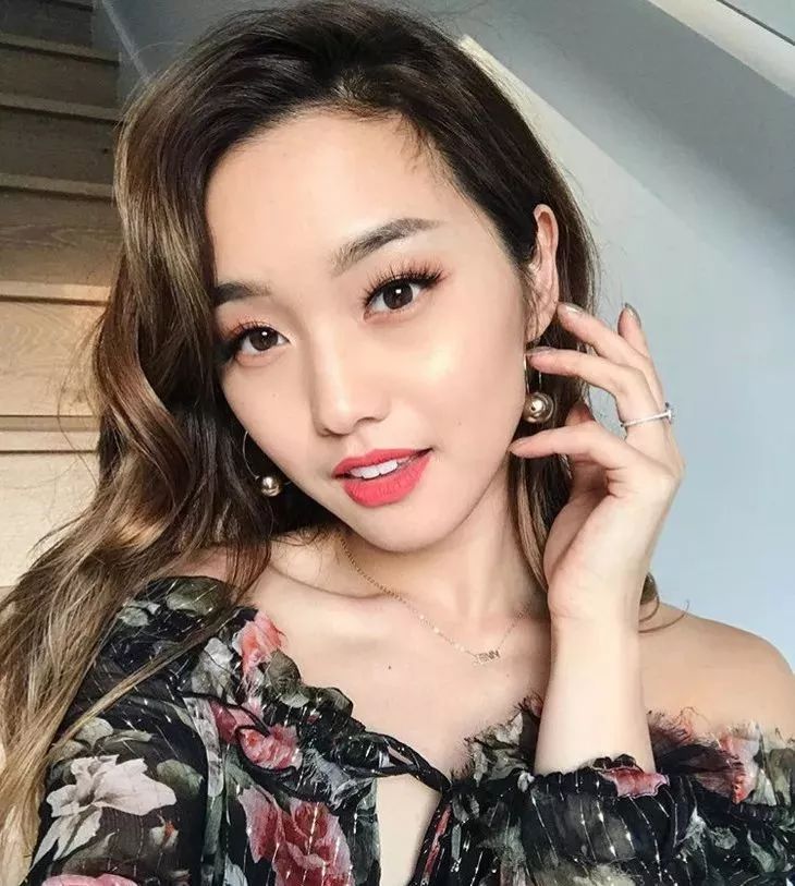 中长发是齐的还是有层次的好看,中长发怎么样烫发