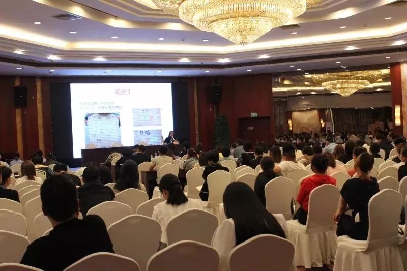 推动谁执法谁普法,谁执法谁普法宣传进社区