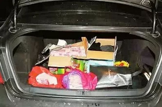 海关在啤酒箱内查获现金,海关啤酒箱查获千万现金是谁的