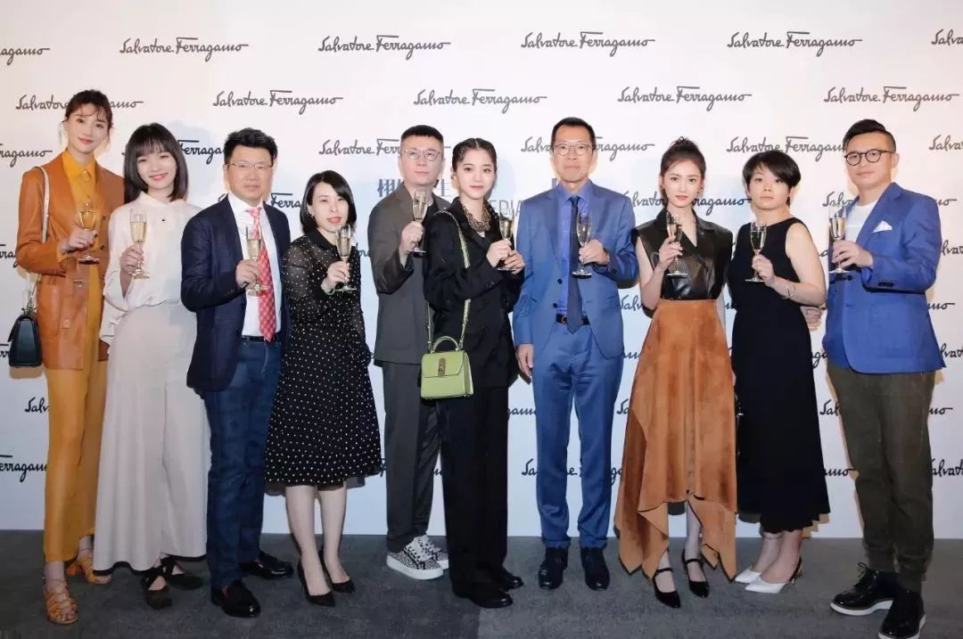 回看五月时髦事宇舶再度携手JINGART