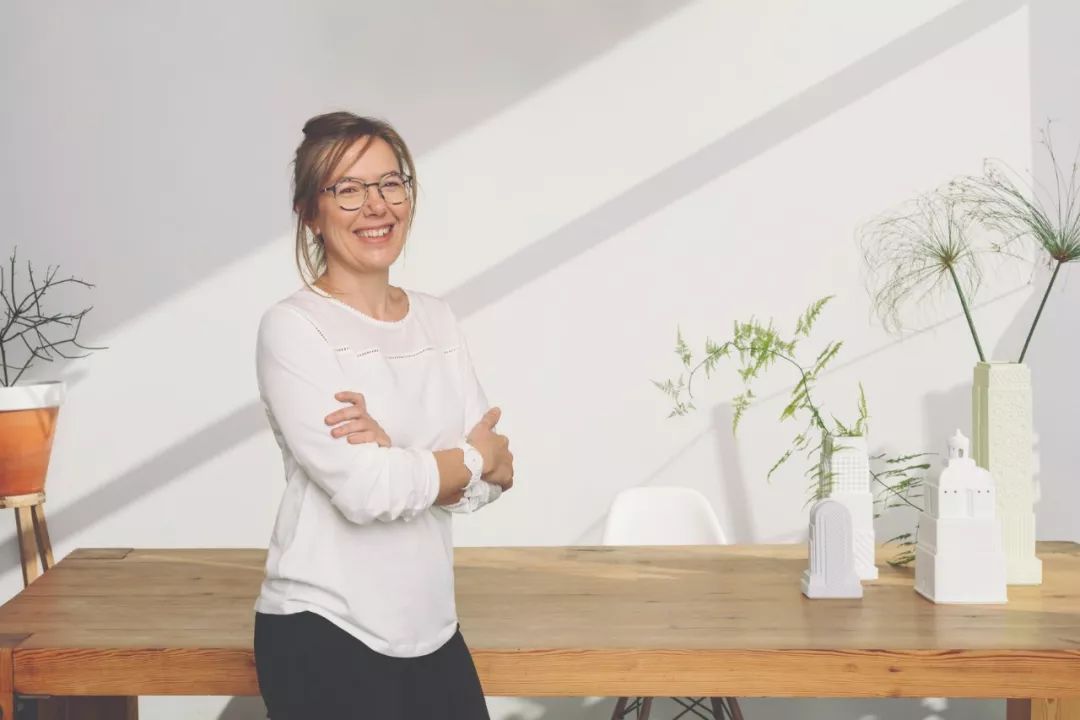 回看五月时髦事宇舶再度携手JINGART