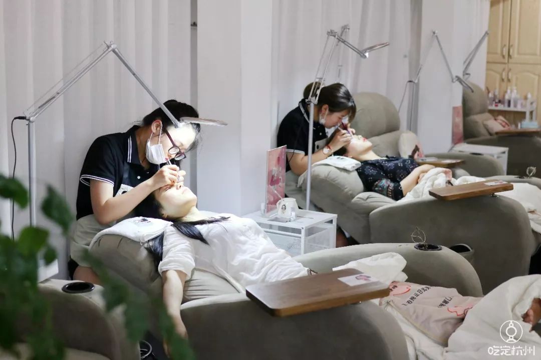 法式美甲魔镜粉多少钱 (施华洛世奇美睫)