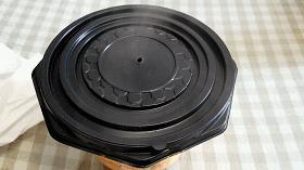 唯食评测｜是出游神器还是鸡肋？唯食君试吃一款自热米饭，这！这个味道