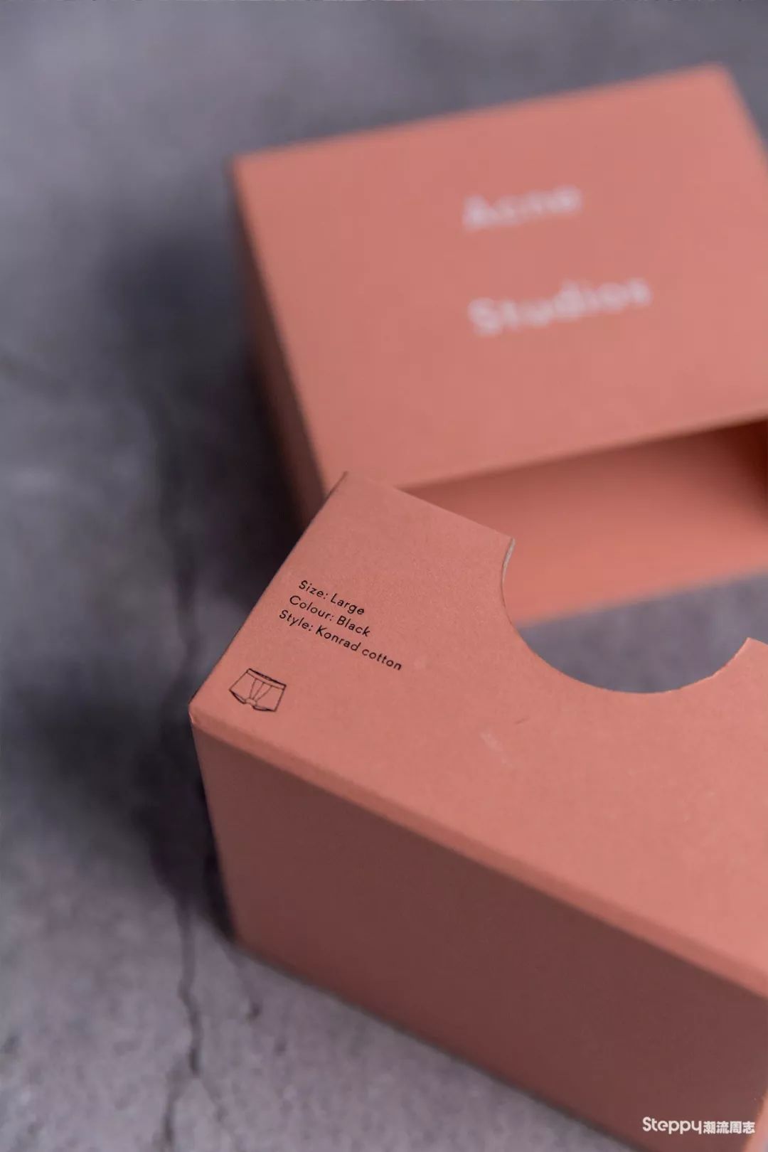 很想问问，你们有收集品牌包装袋或吊牌的癖好吗？