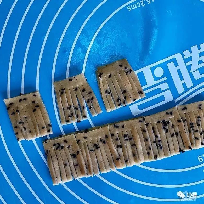 粽子捂脸流泪,鲜肉粽蛋黄粽