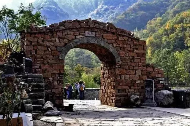 万仙山景区春节免门票,万仙山郭亮村特价两日游