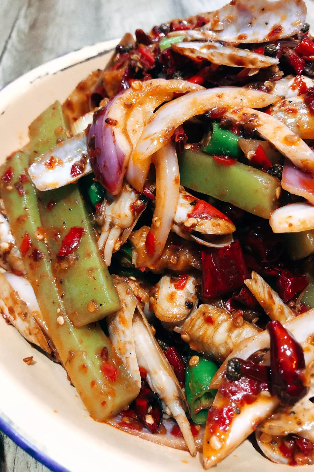 雨女有瓜|我去成都LV展出差的24小时吃成了真实的猪