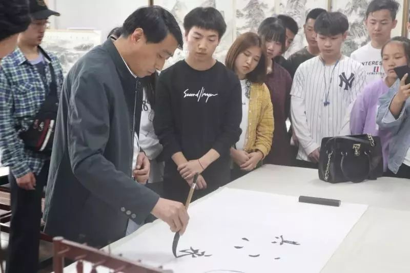 艺术系教学,创新艺术系