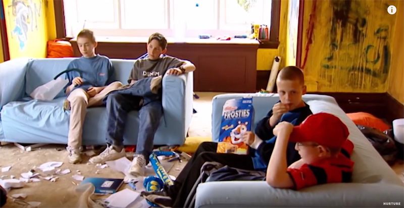 没有大人只有孩子一起住,没大人管的小孩