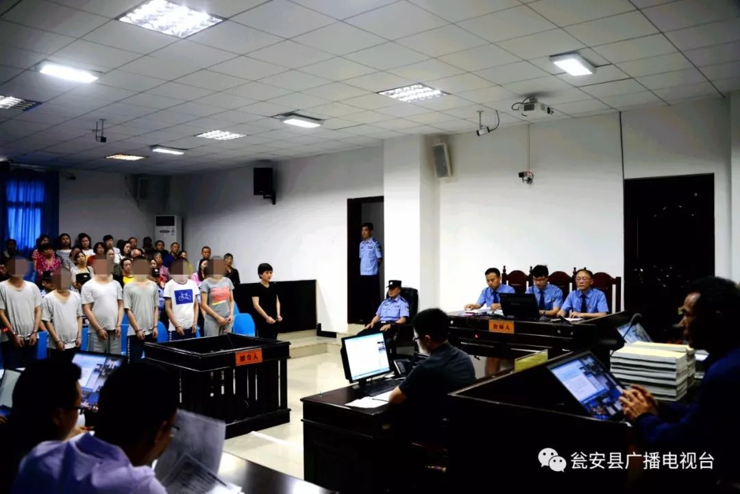 3人以上聚众赌博获利5000元,微信建群坐庄赌博犯法吗