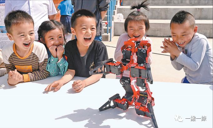 人民日报最经典的照片,人民日报年度好照片