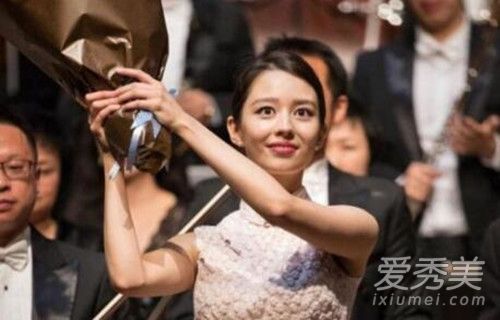 郎朗的老婆和郎朗相差多少岁,郎朗妻子真的漂亮吗