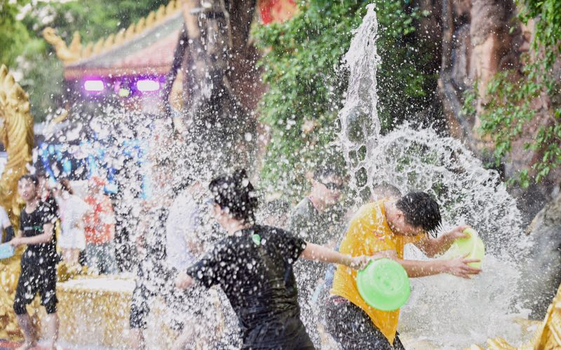深圳最潮的泼水狂欢节,泼水节狂欢深圳