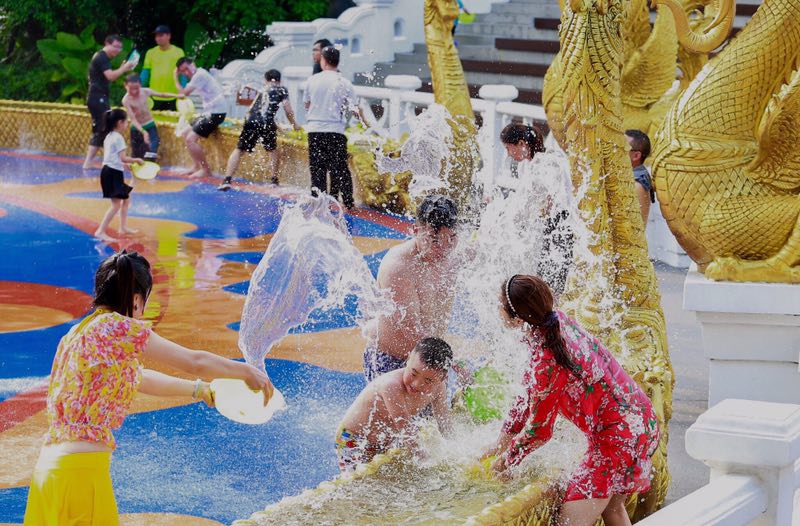 深圳最潮的泼水狂欢节,泼水节狂欢深圳