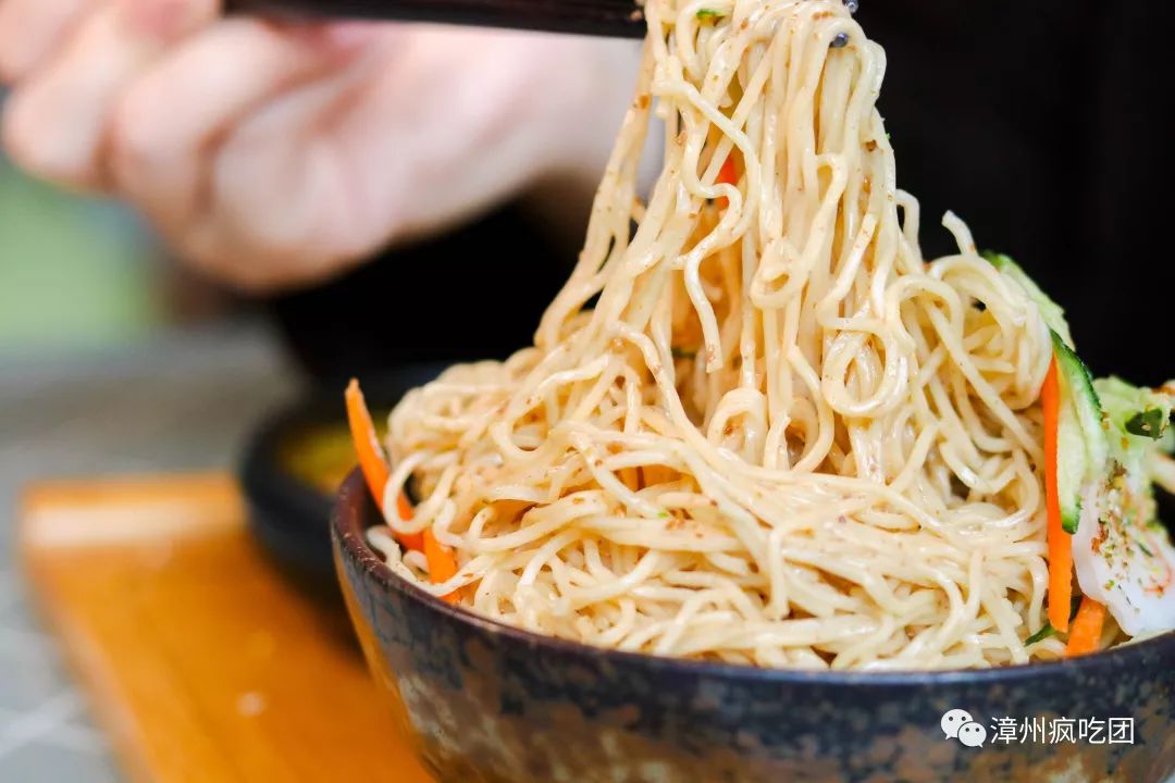 街上找不到一家餐馆开门,店里附近的人找不到